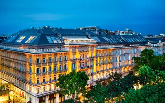 A wide view of Grand Hotel Wien, one of the best hotels for New Year’s Eve in Vienna, showcasing its cosiness and luxury.