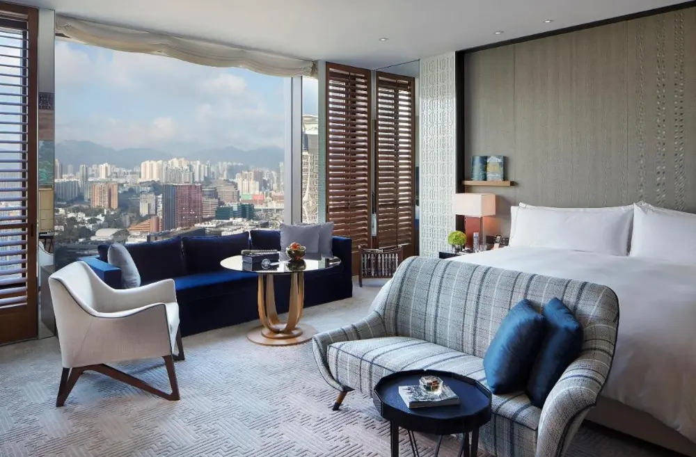 Experience luxury at Rosewood, one of the best boutique hotels in Hong Kong, with stunning city views from your room.