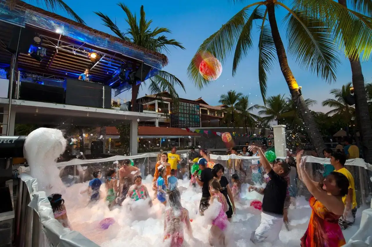 Party Hotels in Bali Hard Rock 1