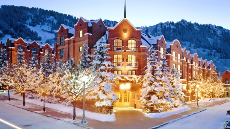 A sophisticated ski hotel in Aspen, offering breathtaking views and access to Aspen's renowned ski slopes.