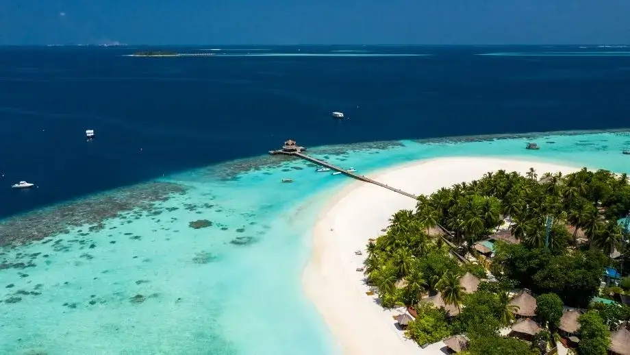 maldives most instagrammable hotels banyan tree vabbinfaru two